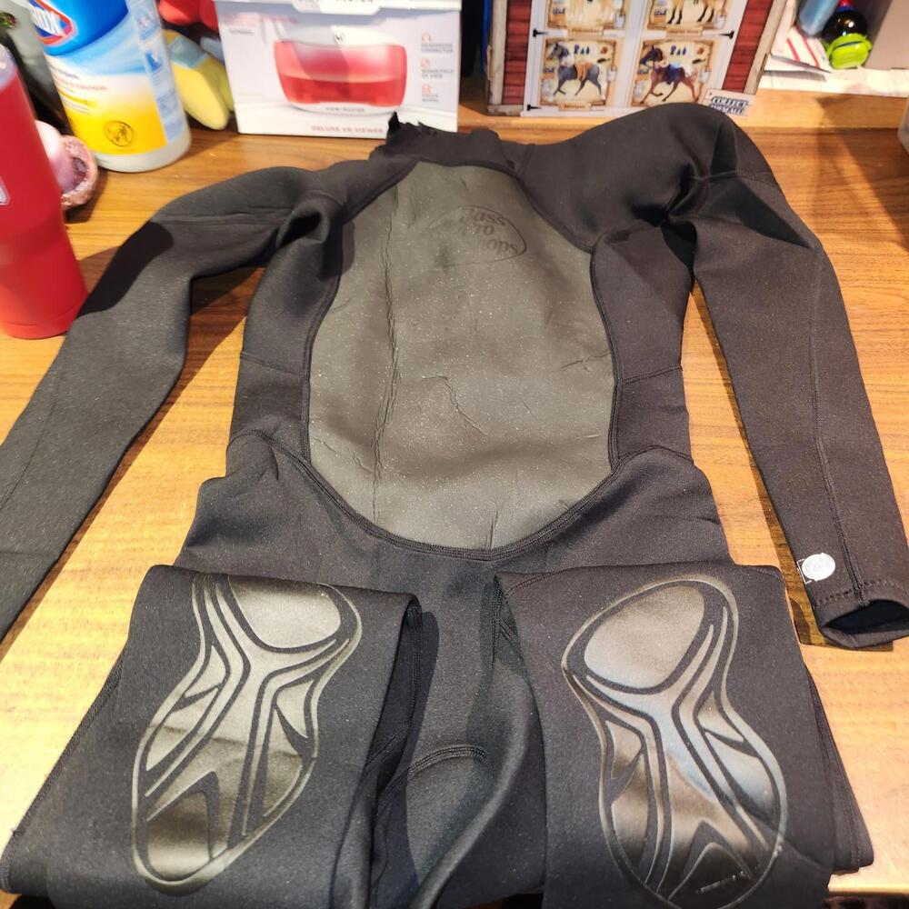 NEW w/Tags Bass Pro Shops Full Wetsuit for Men Size Medium